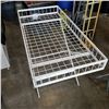 Image 3 : 5ft X 3ft COLLAPSIBLE CAGE TABLE