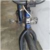 Image 3 : DARK BLUE HARO BMX BIKE