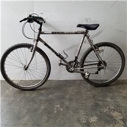 GREY DIAMONDBACK BIKE