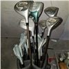 Image 2 : GOLF BAGS W/ MIXED CLUBS
