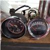 Image 1 : 2 RPM GAUGES
