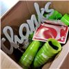 Image 2 : BOX OF PLASTIC CUPS AND WEDDING DECOR