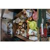 Image 1 : 2 BOX LOT OF TEAPOTS AND COLLECTIBLES