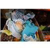 Image 3 : 4 BOXES OF COLLECTOR DOLLS