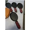 Image 2 : CAST IRON SKILLETS AND WOOD HOT PLATES