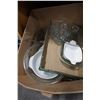 Image 1 : BOX OF PYREX AND BAKEWARE