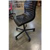 Image 3 : 2 BLACK ROLLING OFFICE CHAIRS