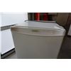 Image 2 : WHITE DANBY BAR FRIDGE