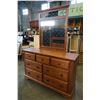 Image 1 : 7 DRAWER OAK T AND J DRESSER W/ MIRROR