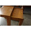Image 3 : 2 OAK NESTING END TABLES