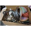 Image 1 : BOX OF ART GLASS BOWL AND SILVER