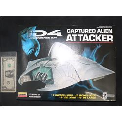 INDEPENDENCE DAY CAPTURED ALIEN ATTACKER SHIP MODEL KIT STILL SEALED IN SHRINK WRAP