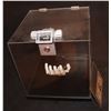 Image 2 : MECHANICAL HAND IN ACRYLIC DISPLAY CASE PROP