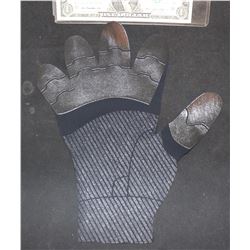 SPIDER-MAN FAR FROM HOME STEALTH GLOVE PANEL 2