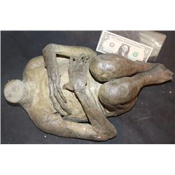 X-FILES HEADLESS ALIEN IN FETAL POSITION