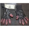 Image 2 : HELLBOY LIKE HANDS WITH FINGERLESS GLOVES WEARABLE