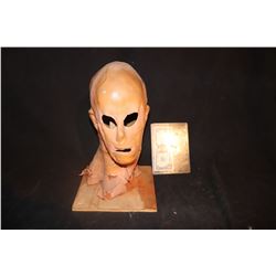 HOLLOW MAN SCREEN USED MASK KEVIN BACON 4
