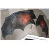Image 1 : DEMON CREATURE ALIEN GARGOYLE WINGS THAT FOLD OUT