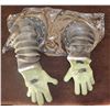 Image 1 : BUBBLE BOY SCREEN USED ARMS WITH GLOVES JAKE GYLLENHAAL 1
