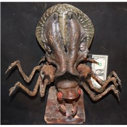 THE MIST COMPLETE CREATURE ON STAND