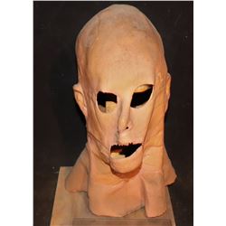 HOLLOW MAN SCREEN USED MASK KEVIN BACON 5