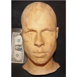 RYAN REYNOLDS LIFE CAST FROM DEADPOOL 2