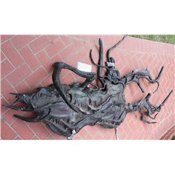 THE THING LIVING ARMATURED SET PIECE