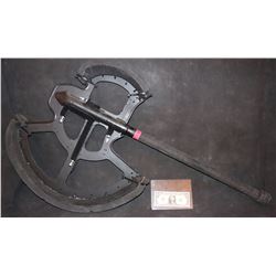 ZZ- WARCRAFT DUROTAN SCREEN USED HERO CGI BATTLE AXE 1