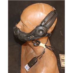 BATMAN BANE LIKE BREATHING APPARATUS THAT LIGHTS UP