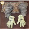 Image 1 : BUBBLE BOY SCREEN USED ARMS WITH GLOVES JAKE GYLLENHAAL 4