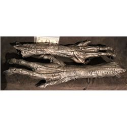 ALIEN VS PREDATOR SCREEN USED ARMS WITH HANDS