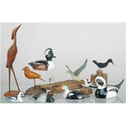 Lot of eleven pieces. Five ceramic miniature duck