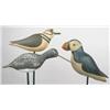 Image 1 : Lot of three bird carvings. A piping plover brand