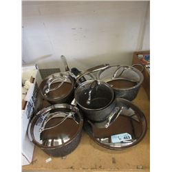 6 Pieces of Assorted Cookware