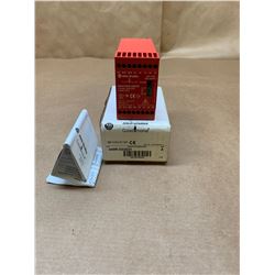 Allen-Bradley 440R-D23021 Safety Relay