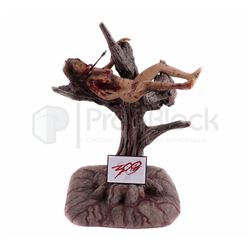 300 Tree Of The Dead Female Body Display