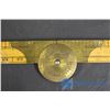 Image 2 : Vintage Measuring Device w/Level
