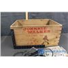 Image 4 : Johnny Walker Red Label Crate and Electric Iron
