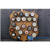 Image 1 : Wooden Display w/Team Hockey Pucks