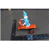 Image 8 : Greyhound Bus, Spinning Top and Clown Toy