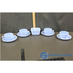 (4) Teacups & Pyrex Dish