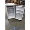 Image 3 : Igloo Mini Fridge 3.2 Cubic Foot w/ Freezer Space (Working)