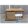 Image 1 : Vintage RCA Victor Table Radio (Working)