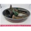 Image 1 : LOT OF KITCHENWARE (VINTAGE) *IRON, ENAMEL CANNING FUNNEL, CUP, BOOT CLEANER, ETC*