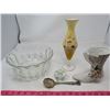 Image 1 : LOT OF MISC COLLECTIBLES (GLASS BOWL 4" X 9" DIAMETER, 2 X VASES, SERVING SPOON & FLOWER CANDLE HOLD
