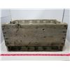 Image 1 : LOT OF 7 POP BOTTLES WITH WOOD CRATE (VINTAGE) *CRATE: 10" X 19.5" X 12"* (RC, DIET RITE, ETC) *NOTE