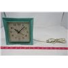 Image 1 : CLOCK (VINTAGE) *ELECTRIC* (6.75" SQUARE X 2.25" DEEP)
