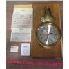 Image 1 : BRASS SHIPS BELL STRIKING CLOCK (QUARTZ MOVEMENT)