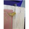 Image 5 : GOLDEN LEAVES BY CANADA POST (1867-1967, ORIGINAL BOX) * NEWSPAPER STORIES OF CANADA'S HISTORY* (23"