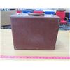 Image 5 : RECORD PLAYER (VINTAGE) *RCA, IN CASE* ( INCLUDES RECORD)